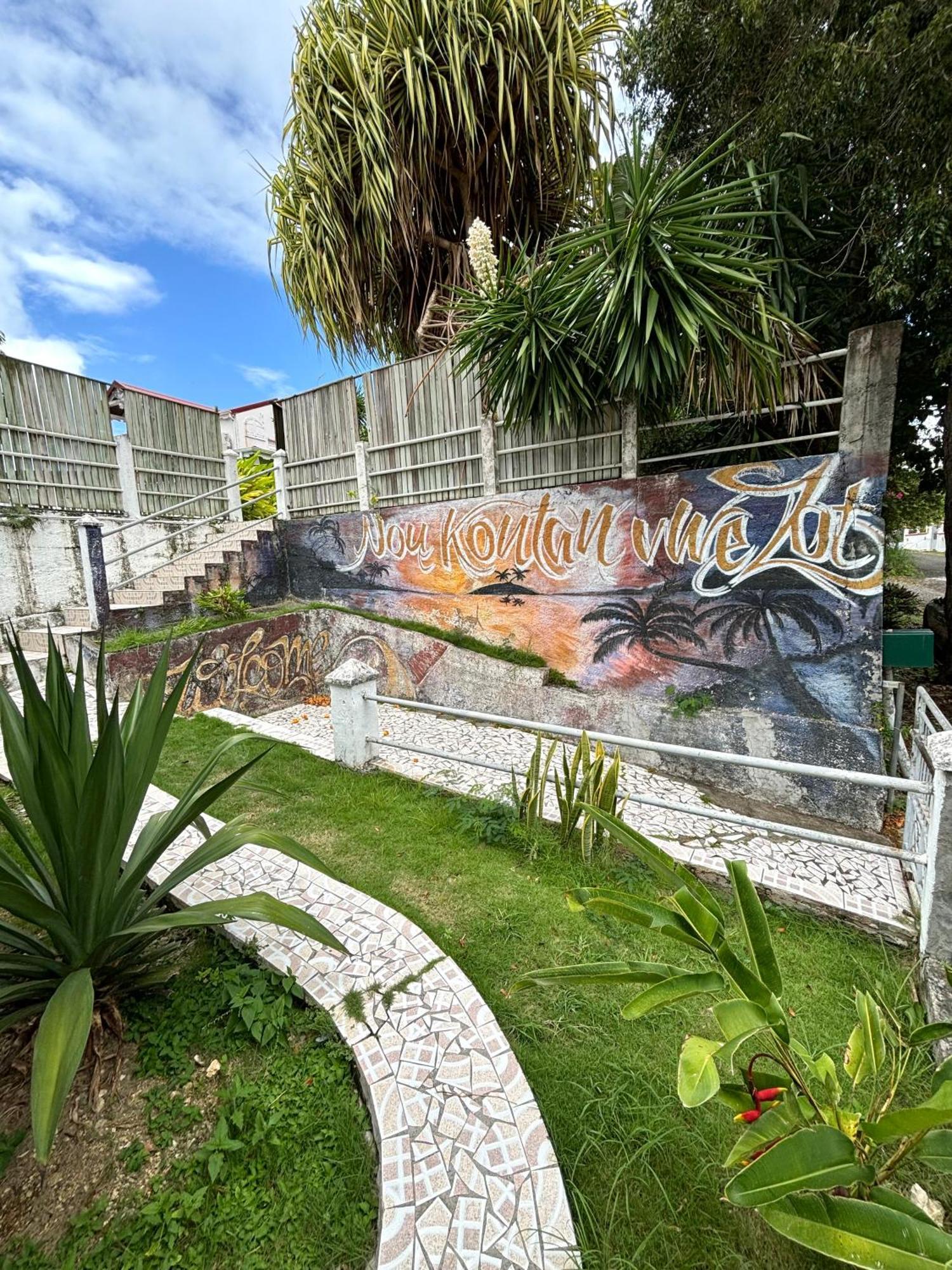 Le Nid De Lorhila - Jacuzzi, Piscine, Plage Sainte-Anne  Exterior foto