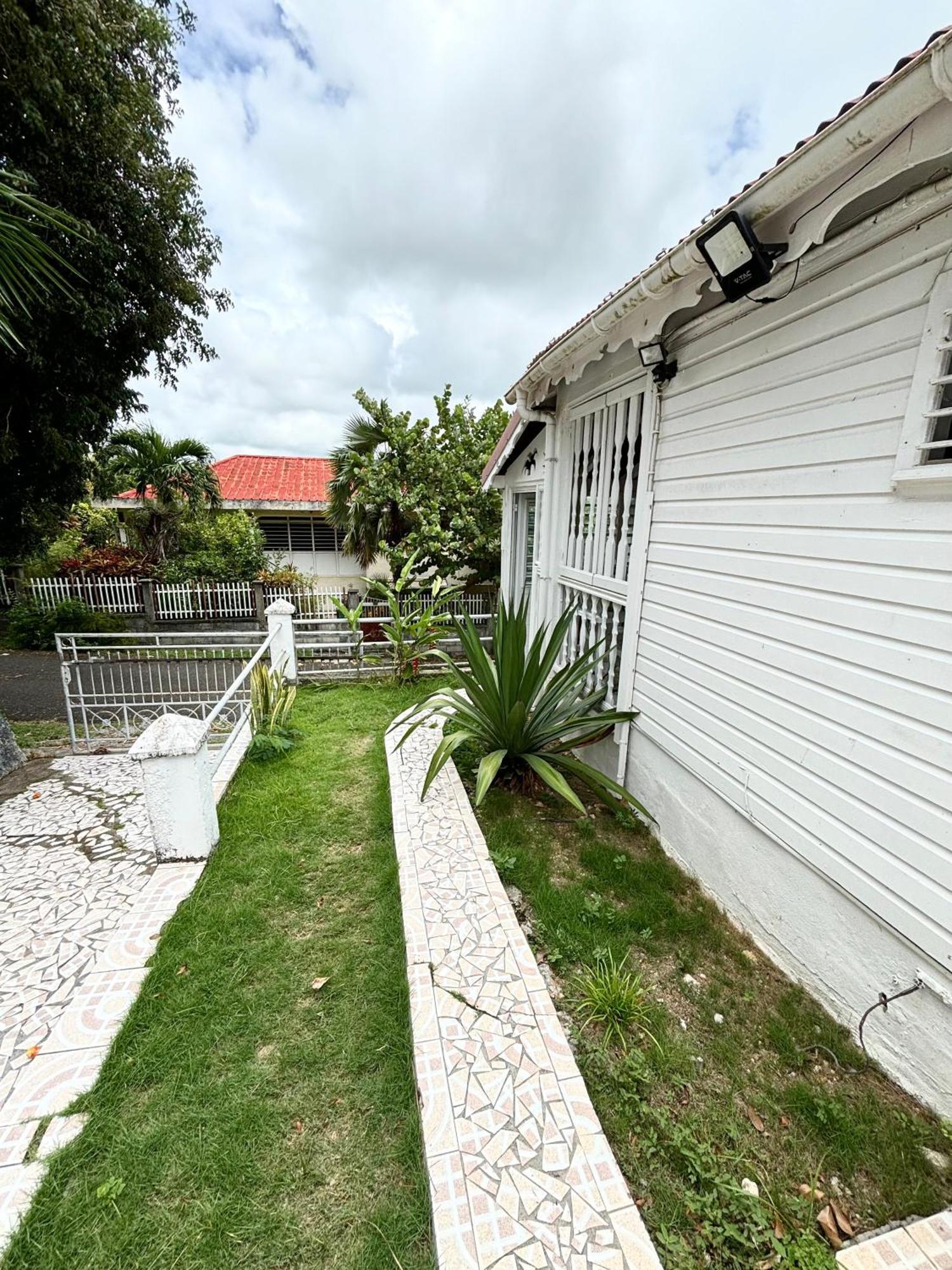 Le Nid De Lorhila - Jacuzzi, Piscine, Plage Sainte-Anne  Exterior foto
