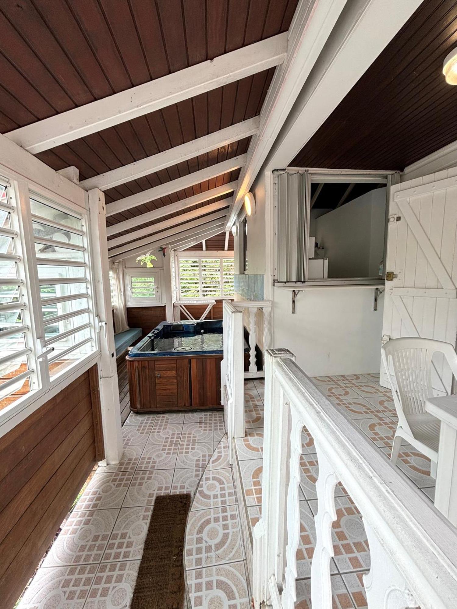Le Nid De Lorhila - Jacuzzi, Piscine, Plage Sainte-Anne  Exterior foto